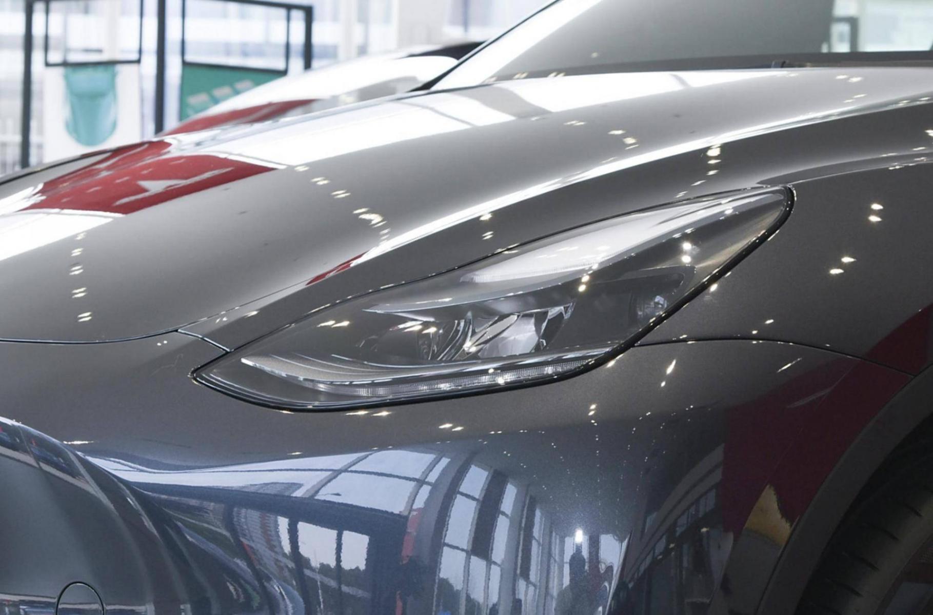 Model Y突然降價1萬,引老車主怒噴,特斯拉終于不裝了?