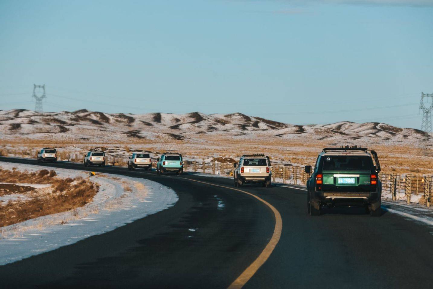 穿荒漠過雪原!一汽豐田SUV英雄會點燃“熱雪燃冬”