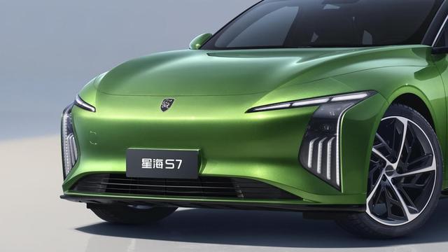 后悔買車買早了!11.98萬能拿下中大型轎車,車長近5米+后置后驅-有駕 后悔買車買早了!11.98萬能拿下中大型轎車,車長近5米+后置后驅-有駕