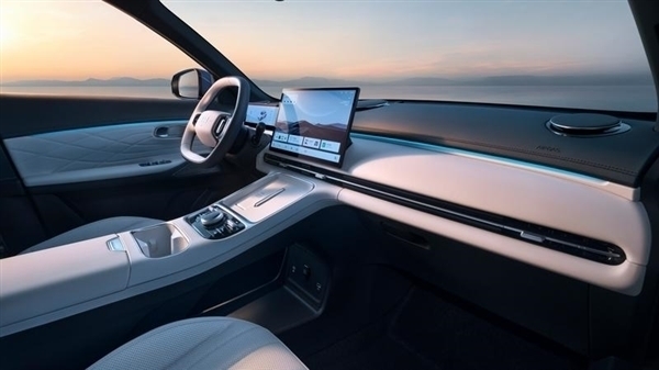 9.98萬的吉利星艦7 EM-i上市 五款配置怎么選:無腦沖高配!