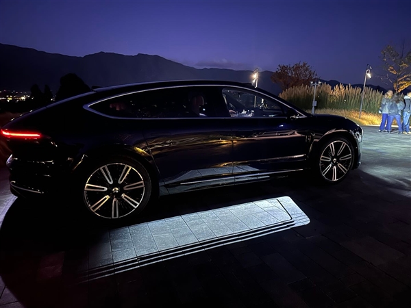 國產旗艦氣場 蔚來ET9新圖曝光:80萬的豪華電車就該如此