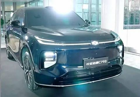 家用中型SUV新選擇?長(zhǎng)安啟源C798亮相,能否競(jìng)爭(zhēng)比亞迪?