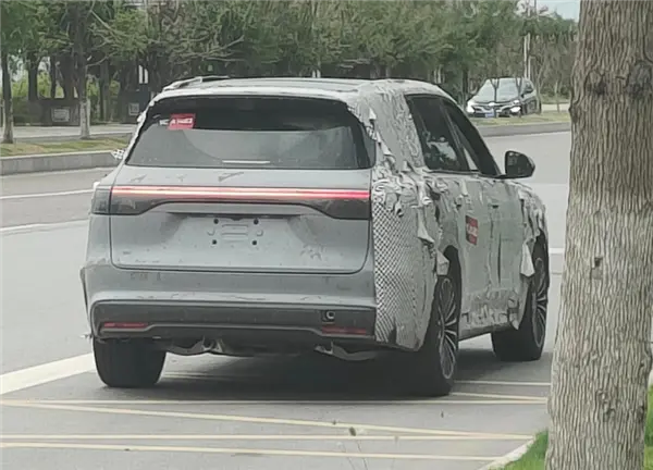 問界M8產品經理測試華為乾崑ADS 4.0:透露一個重磅消息 問界M8產品經理測試華為乾崑ADS 4.0:透露一個重磅消息