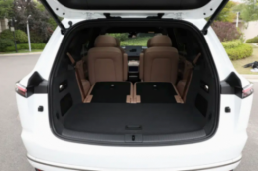 純電家庭車的「最優解」?樂道L90