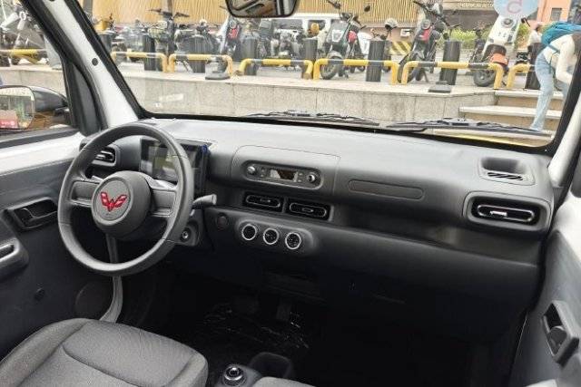 拓展奮斗者更多的自由,五菱之光EV新款305km續航將上市