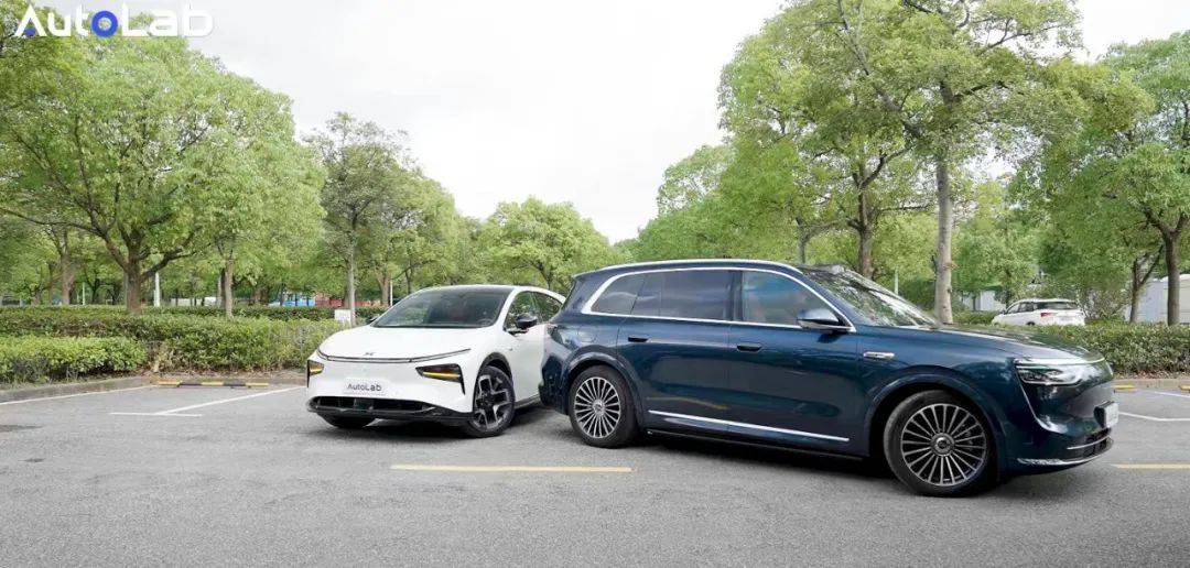 自動泊車搶車位,最后居然沒有贏家?