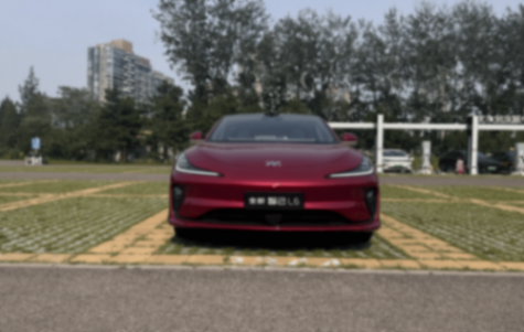 試駕智己L6,兼顧優雅與運動,年輕人的時尚單品!