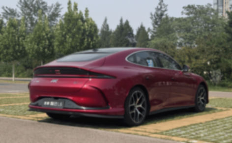 試駕智己L6,兼顧優雅與運動,年輕人的時尚單品!