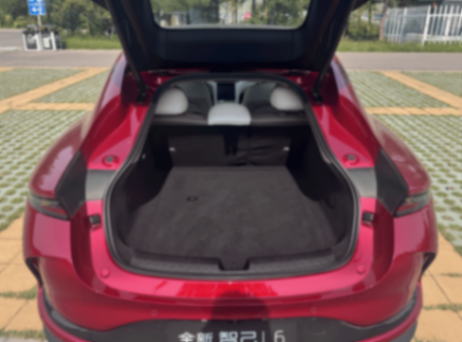 試駕智己L6,兼顧優雅與運動,年輕人的時尚單品!