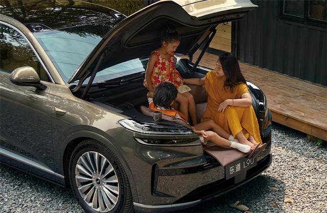 坐在樂(lè)道L90前備艙釣魚(yú)是偽需求嗎?