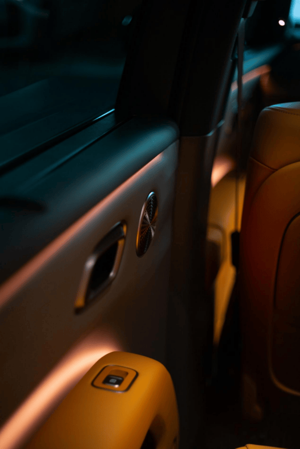 違約金1000 萬,理想i8內(nèi)飾泄密,官方回應(yīng)低估了