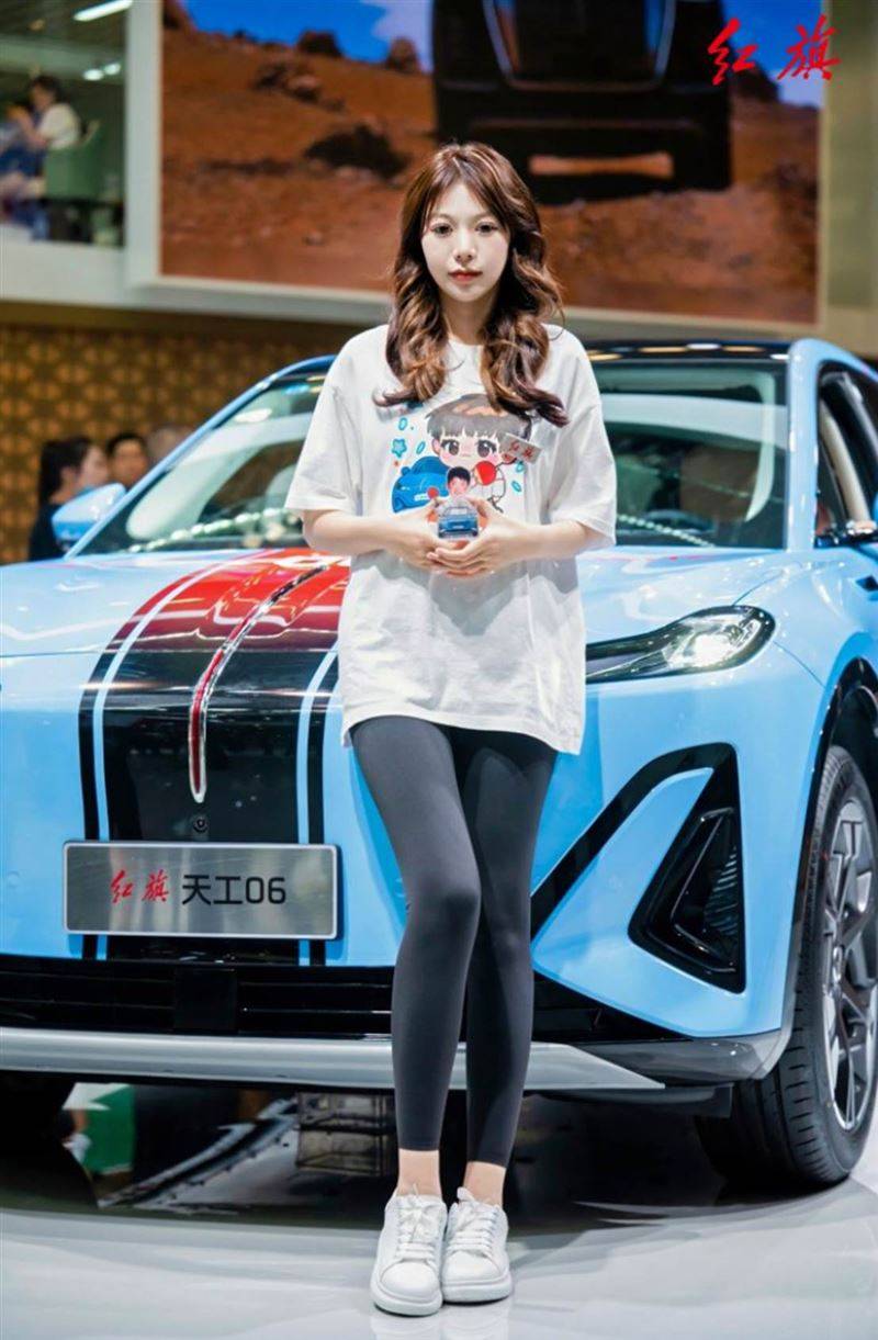 第七屆一汽紅旗嘉年華盛大啟幕 好車+好價 “紅”動汽車城