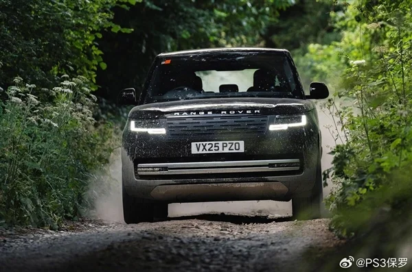 思路對了!純電路虎攬勝實(shí)車公布:和燃油版一個(gè)樣 思路對了!純電路虎攬勝實(shí)車公布:和燃油版看不出什么區(qū)別