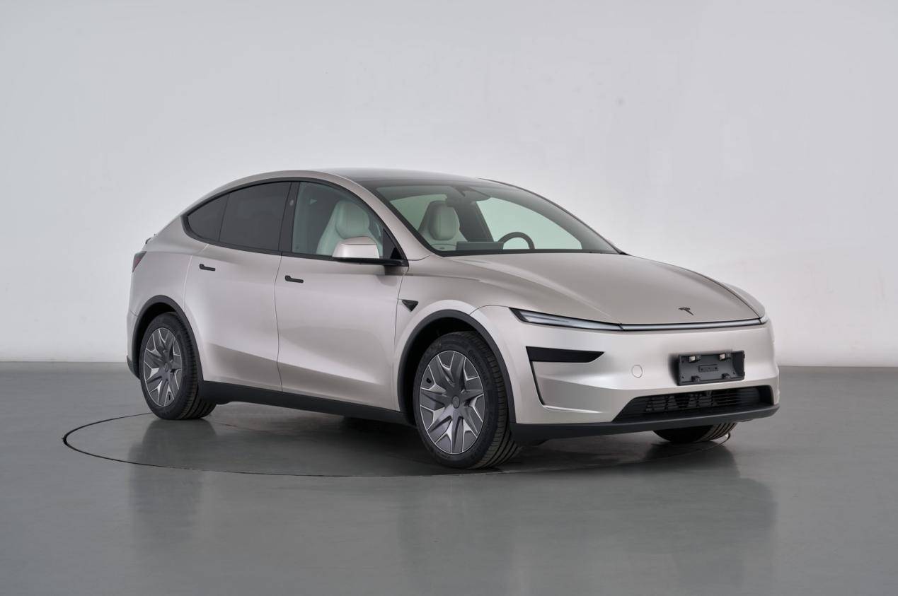 特斯拉Model Y L殺到,一戰封神還是虛晃一槍?