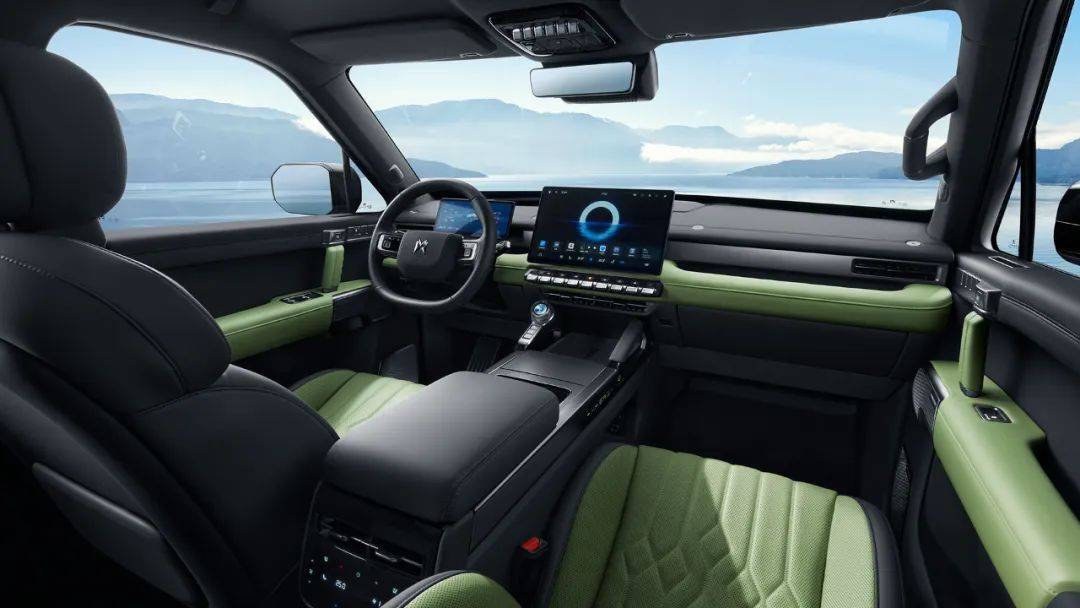 32.99萬元起!猛士M817:既是“越野猛獸”,也是“智能先鋒”