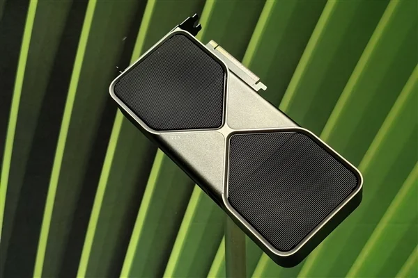 總感覺公司快倒閉了 黃仁勛絕非凡爾賽:英偉達曾有兩次瀕臨破產 你記得哪次 總感覺公司快倒閉了!黃仁勛絕非凡爾賽:英偉達曾有兩次瀕臨破產 你記得哪次