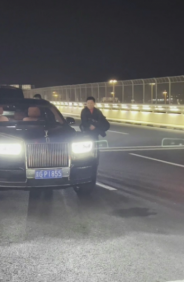 魏建軍放大招！長城V8超跑首秀