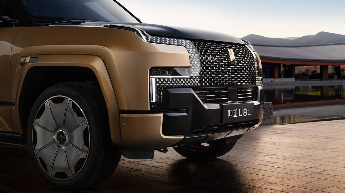 預售130萬元,仰望U8L鼎世版把東方豪華玩明白了