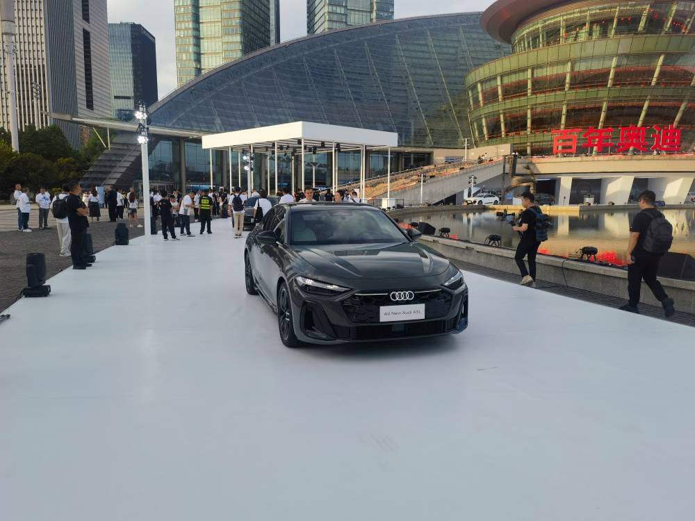 一汽奧迪連發兩車!均上車華為智駕,純電SUV Q6L e-tron34.88萬起