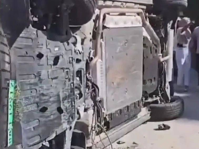 “撞飛卡車”只會是笑話,這樣的山崖翻墜才能力證“良心SUV”