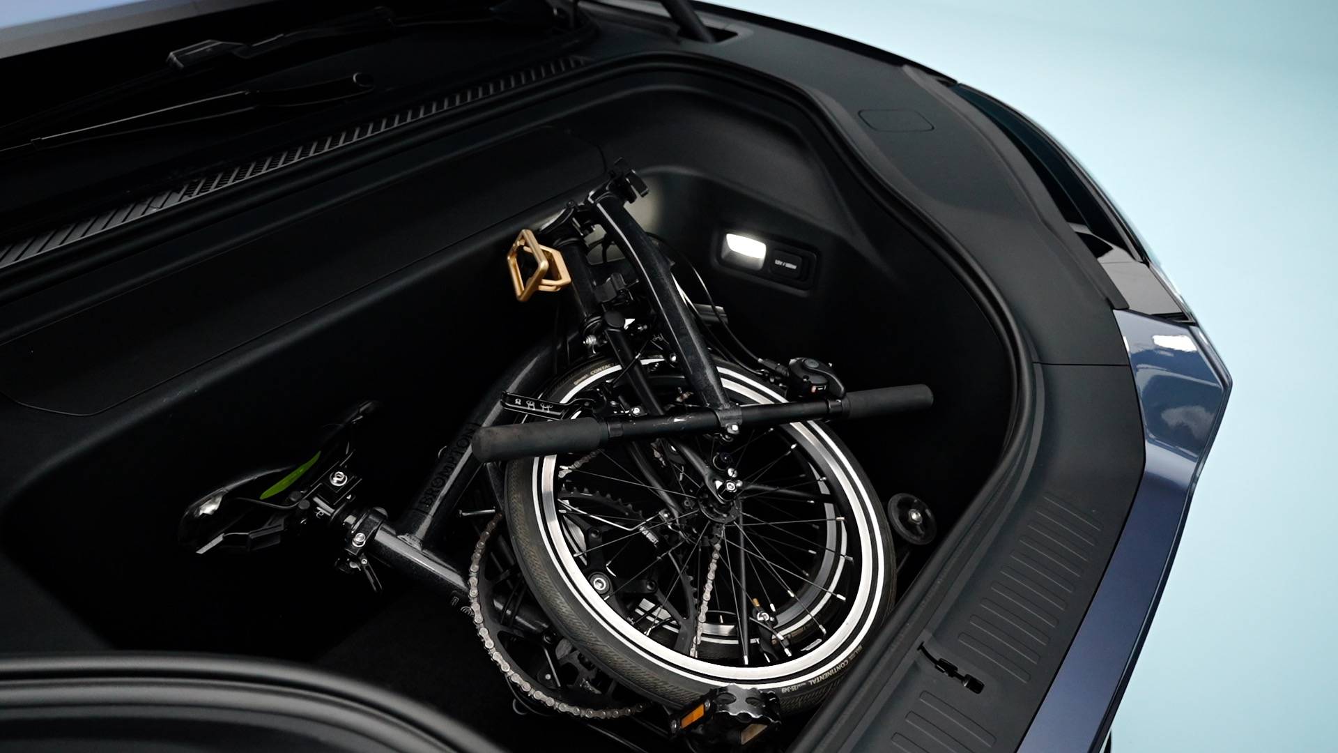 靜態體驗全新蔚來ES8:配置看齊ET9、空間堪比L9,更智能的攬勝