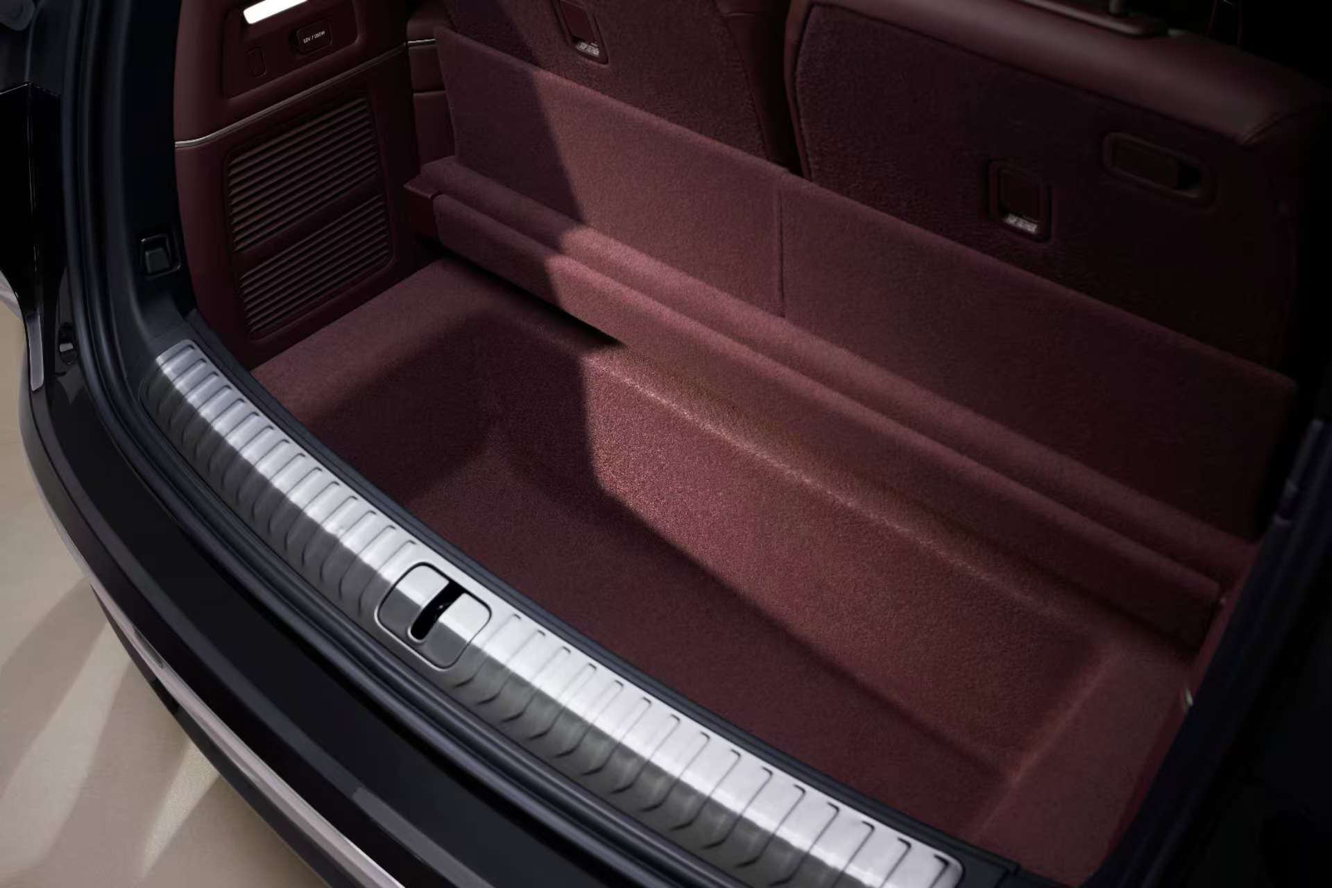 靜態體驗全新蔚來ES8:配置看齊ET9、空間堪比L9,更智能的攬勝