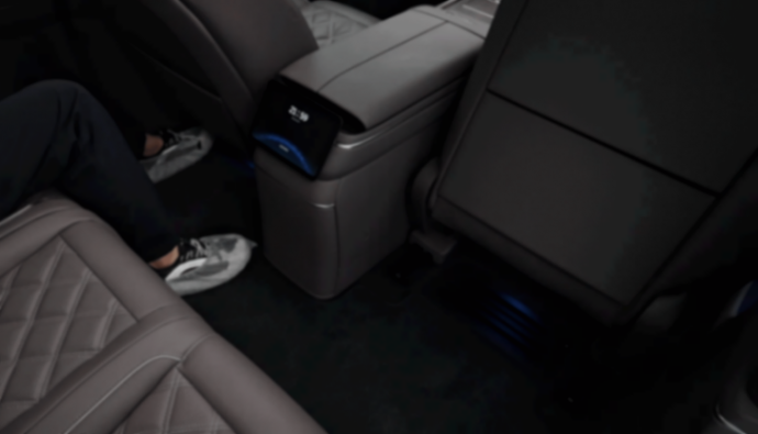 靜態體驗全新蔚來ES8:配置看齊ET9、空間堪比L9,更智能的攬勝