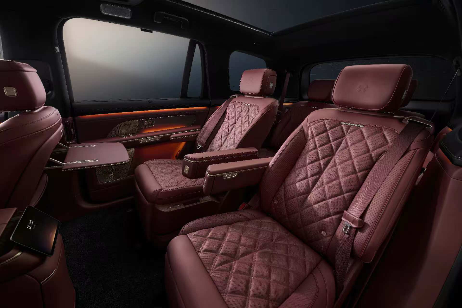 靜態體驗全新蔚來ES8:配置看齊ET9、空間堪比L9,更智能的攬勝