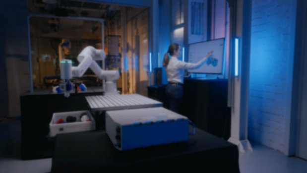 ABB機器人推出OmniCore&trade; EyeMotion，以視覺驅動自主革新