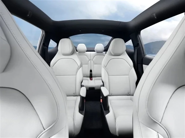 8000元 特斯拉Model Y L全新淺灰色高級內飾上線：抗污、好打理